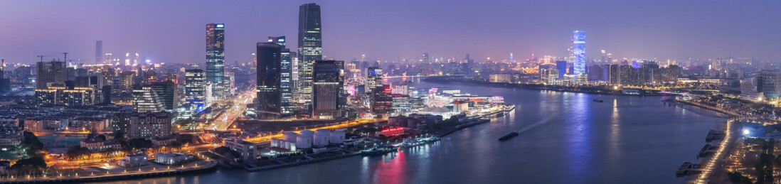 上海黄浦江夜景城市天际线