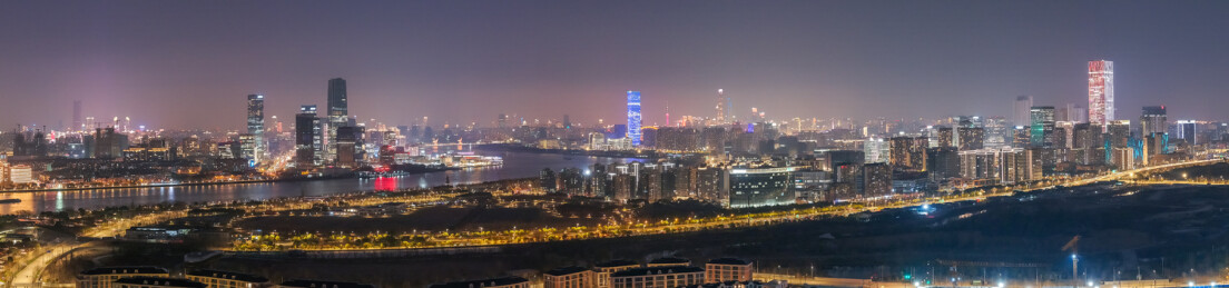 上海黄浦江夜景城市天际线