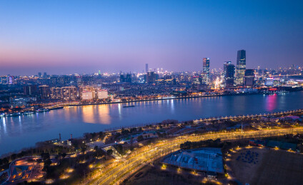 上海黄浦江夜景城市天际线