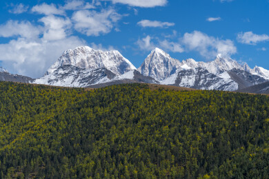在空中花园远眺贡嘎雪山