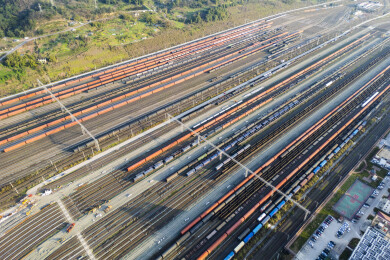 重庆市沙坪坝区渝新欧铁路兴隆场编组站航拍