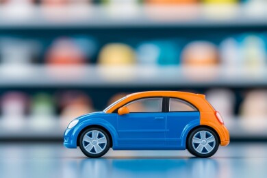 蓝色橙色玩具小汽车