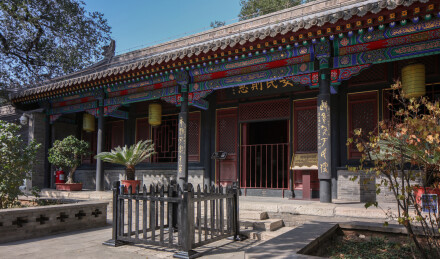 呼和浩特将军衙署博物院门口拍摄。