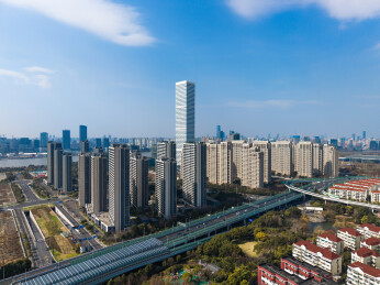 航拍上海市浦东新区世博后滩耀华国际社区