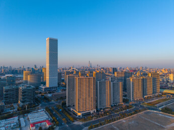 航拍上海市浦东新区世博后滩耀华国际社区