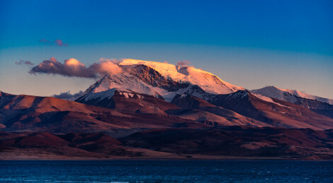 中国纳木那尼雪山