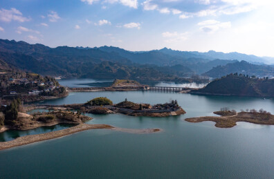 航拍湖南湘西古丈县栖凤湖