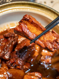 酱油红烧五花肉和仔排组合