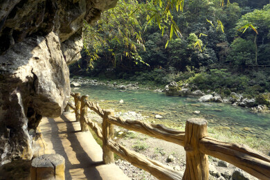 贵州黔南荔波大七孔峡谷孟塘河及观光栈道