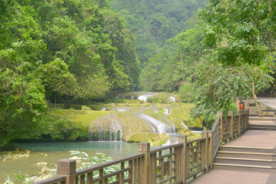 贵州黔南荔小七孔68级跌水瀑布及观光栈道