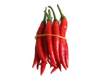 一堆蔬菜红色辣椒小米椒朝天椒特写的白底图