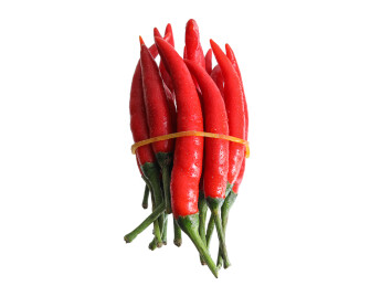 一堆蔬菜红色辣椒小米椒朝天椒特写的白底图