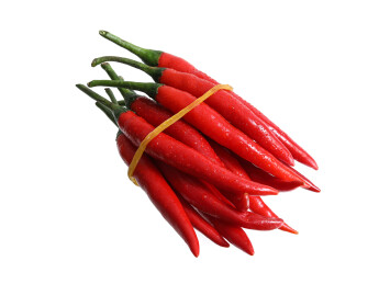 一堆蔬菜红色辣椒小米椒朝天椒特写的白底图