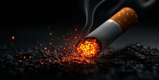 燃烧的香烟和烟灰