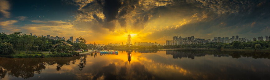 南宁五象湖公园日出朝霞