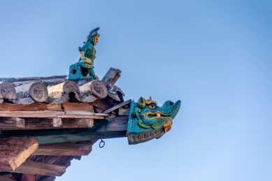中国山西晋中平遥镇国寺的鸱吻装饰