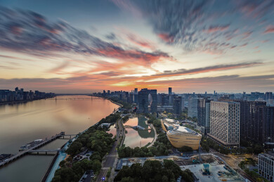 杭州印日出朝霞