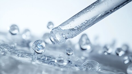 试管滴出液体与气泡