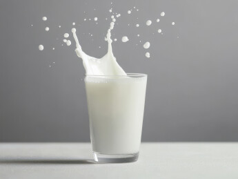 牛奶飞溅的瞬间