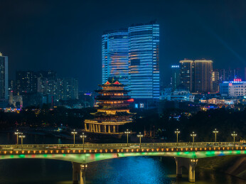 广西南宁青秀区邕江大桥畅游阁夜景