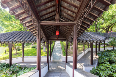 江苏省苏州盘门景区亭廊