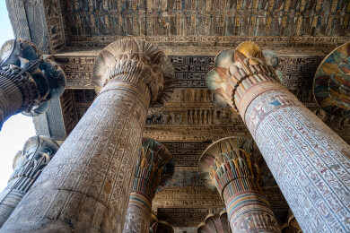 非洲埃及阿斯旺艾斯纳神庙顶部装饰画