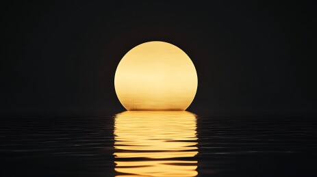 水上升起的金球