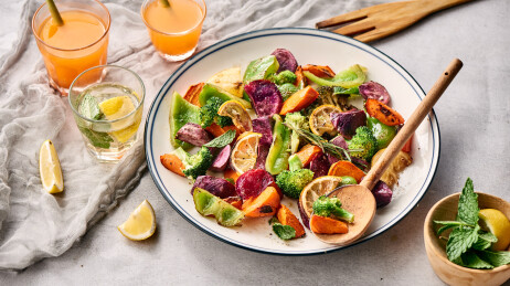 健康饮食 绿色食品 烤蔬菜配果汁