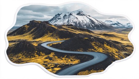 雪覆黑山蜿蜒路