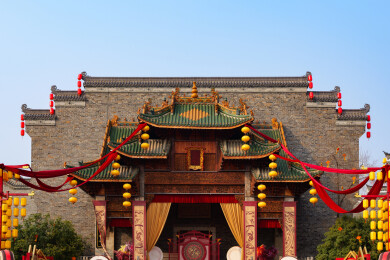 武汉园博园汉口里春晚取景地建筑挂满灯笼