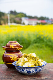 湖南农家自制美食传统老坛酸菜