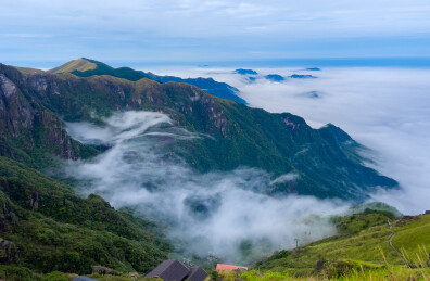 山间云海自然风光全景