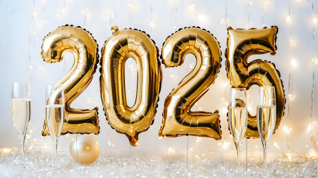 新年气球香槟庆祝氛围浓厚