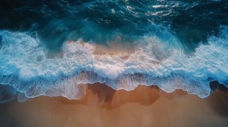 海浪拍打沙滩自然户外