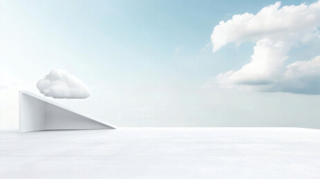 云朵与斜坡的现代艺术装置