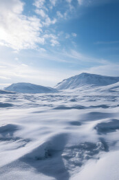 极地雪山冬日景象