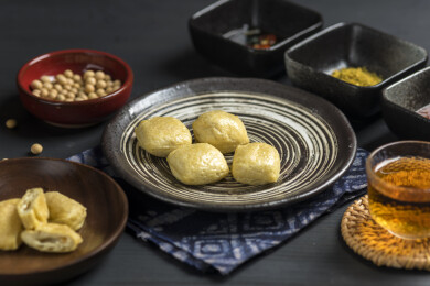 云南美食石屏包浆豆腐特写