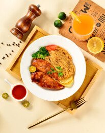 现烤鸡小胸肉轻食沙拉意面