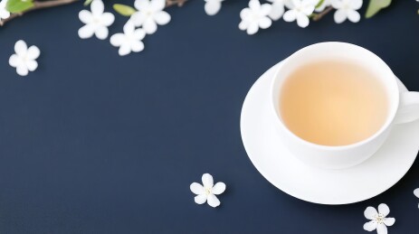 茶杯与花朵