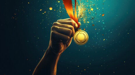 运动员获胜举起金牌