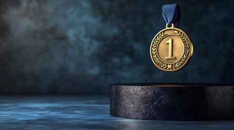 悬浮的金色第一名奖牌