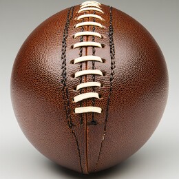 棕色美式橄榄球特写