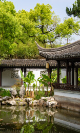 宁波月湖公园的中式园林建筑