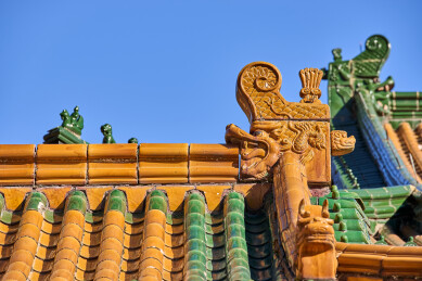 中国浙江杭州临安禅源寺建筑上的螭吻