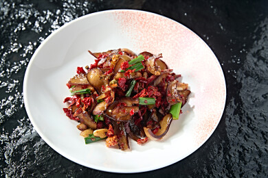 湘味蒜苗剁椒炒黑腊肉