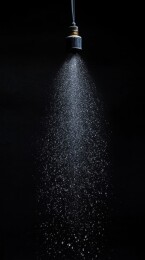 喷头喷洒水雾