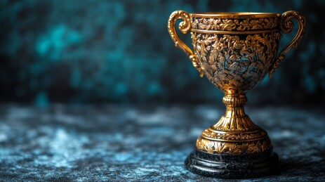 华丽金杯尽显荣耀质感