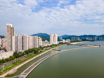 中国广东珠海情侣路海岸线风光航拍