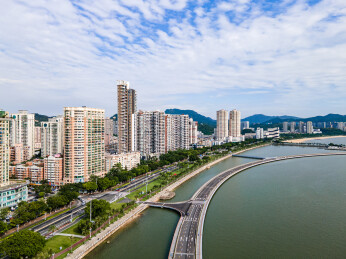 中国广东珠海情侣路海岸线风光航拍