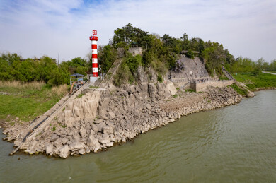 航拍湖北赤壁市三国赤壁古战场景区